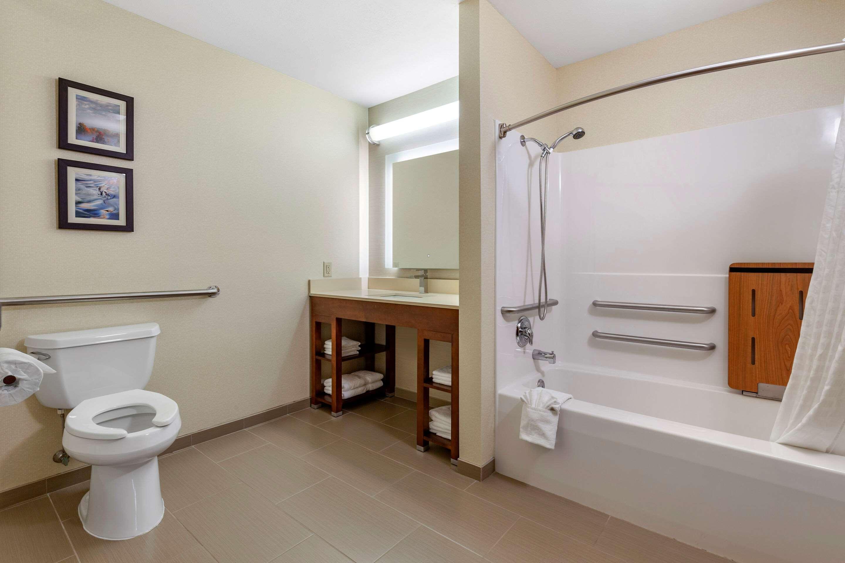 Comfort Suites Эсканаба Экстерьер фото